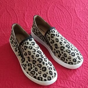 NEW Sonoma Black and Cream Slip-On Shoes